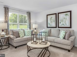 231 Peridot Dr, Chambersburg, PA 17202