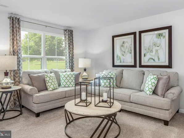 231 Peridot Dr, Chambersburg, PA 17202