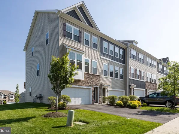 319 Dawson Pl, Downingtown, PA 19335