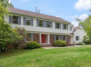 6 Canterbury Ct, Warren, NJ 07059