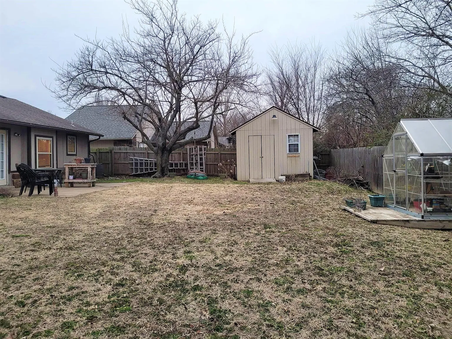 3 bed, 1000 sqft, $1,200 — Photo 4