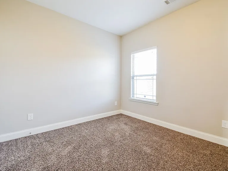 547 Joneus Dr — Photo 16