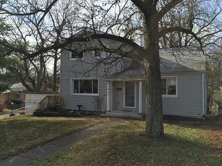 1st image of 3691 Lakewood Dr