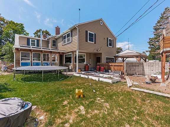 3rd image of 415 11th St