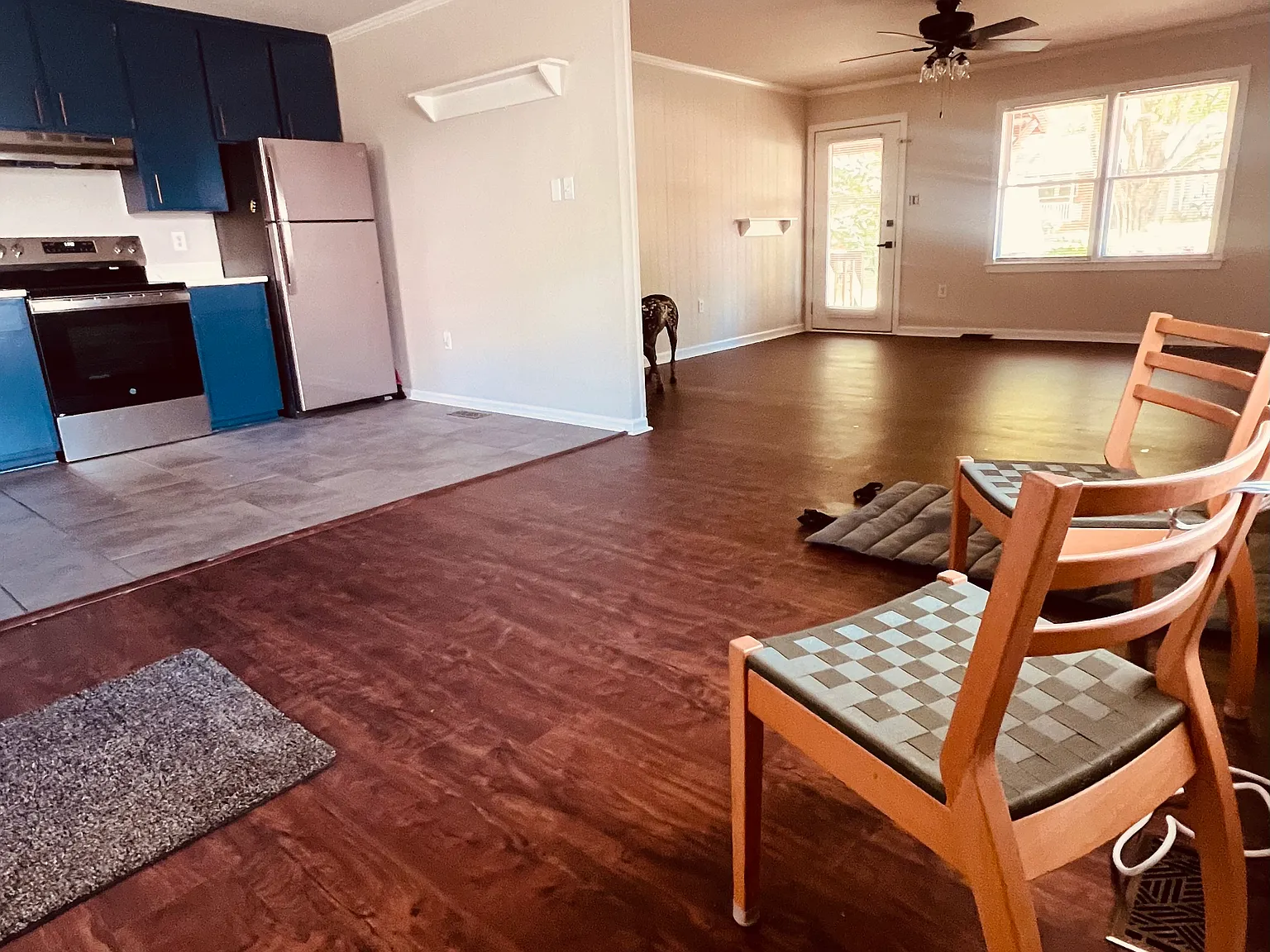 3 bed, 1120 sqft, $2,100 — Photo 3