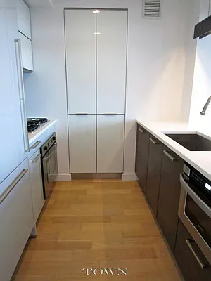 Rented by Town Residential | media 26