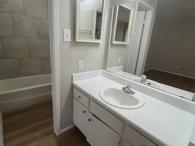 Parkside Apartments — Photo 13