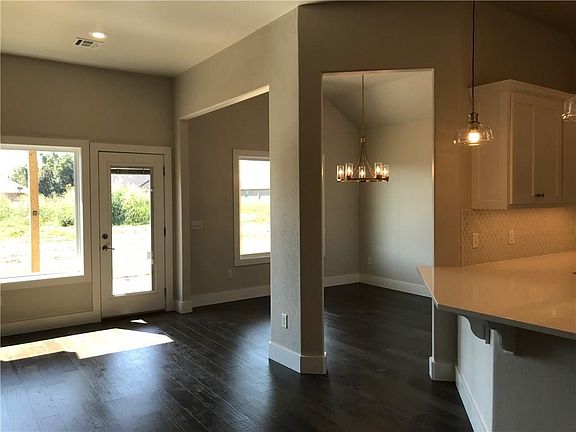 5th image of 10002 Overland Dr