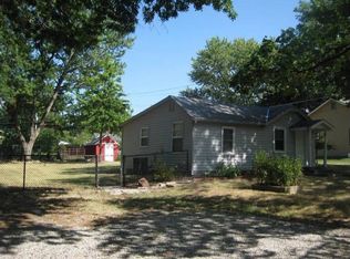 1416 Summit St, Lawrence, KS 66044