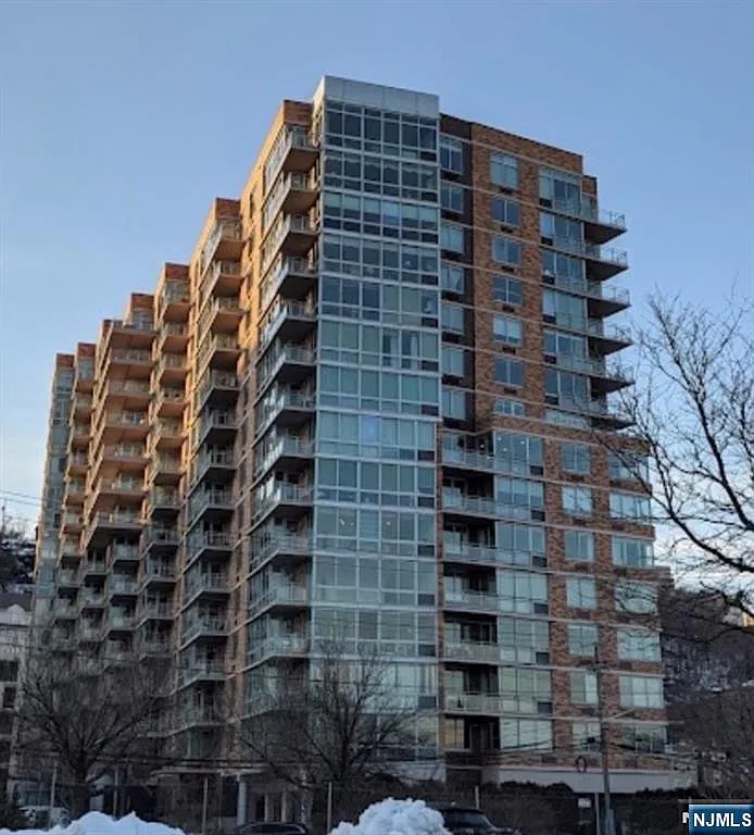 316 Hudson Park photo 1
