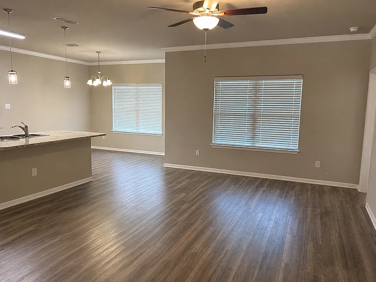 608 Skylar Heights Dr — Photo 9