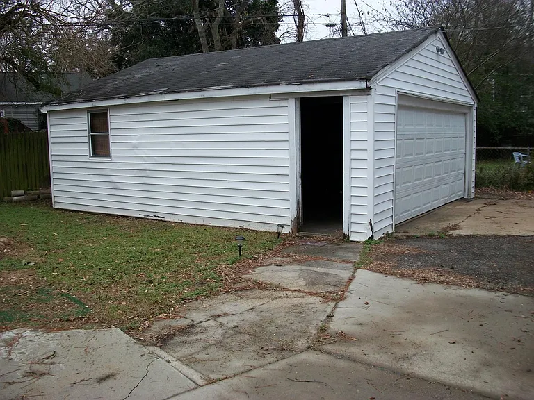 Detached Garage with Electric
