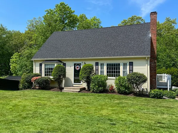 1 Dartmouth Dr, Milford, MA 01757