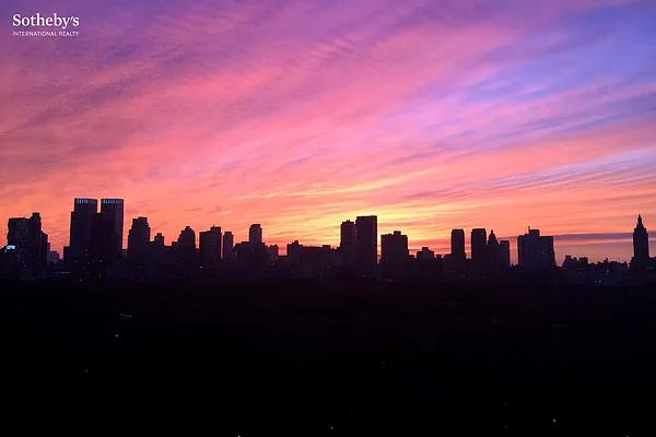 Sold by Sotheby's International Realty | media 11