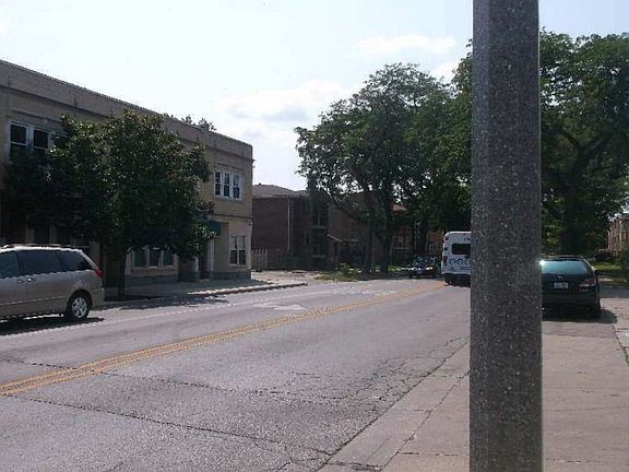 3rd image of 1603 Oak Park Ave