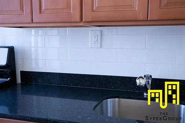 Rented by The Syper Group | media 12