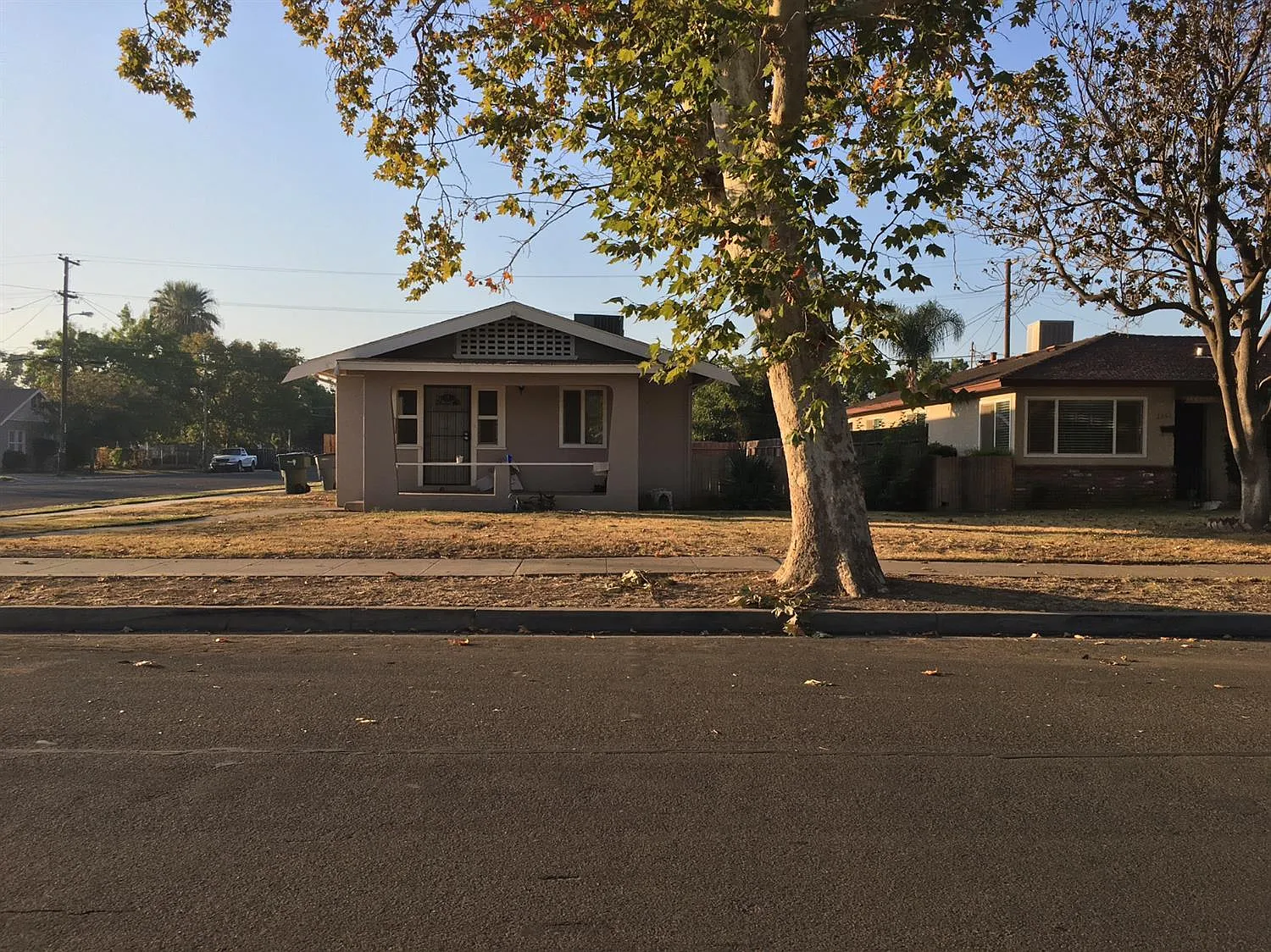 3260 E Lowe Ave photo 1