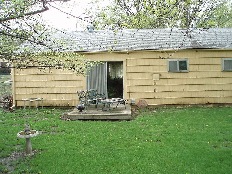 2nd image of 11222 Spring Valley Rd