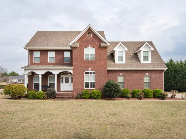 100 Meadow Ln, Russellville, AL 35653