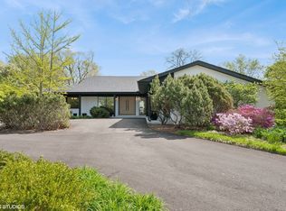 3456 Whirlaway Dr, Northbrook, IL