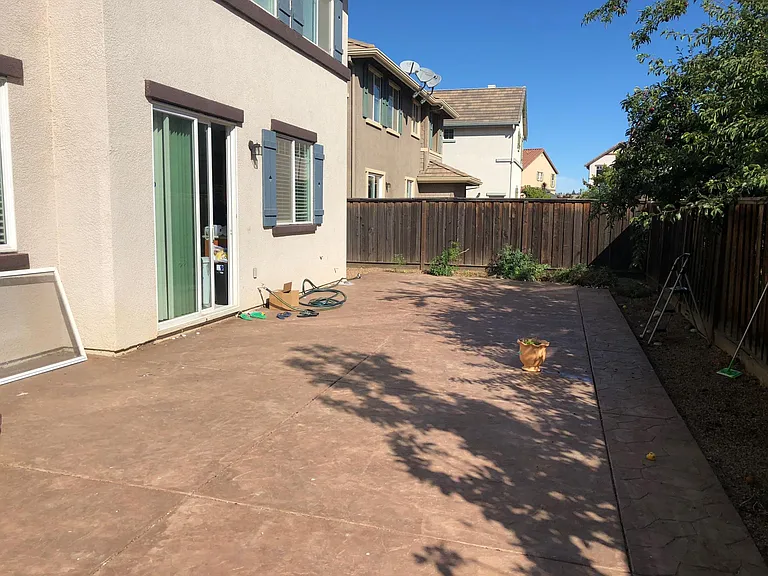 Backyard (zero maintenance), can plant a few small ones if y