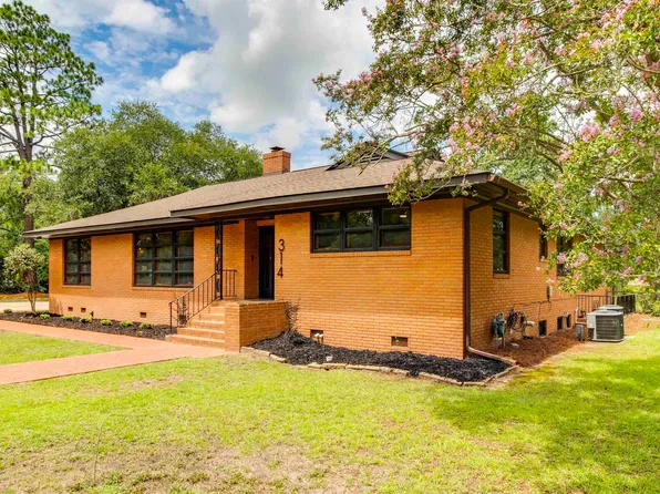 314 Kirkwood Ln, Camden, SC 29020