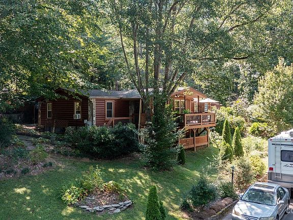 4th image of 19 Timbers Edge Ln
