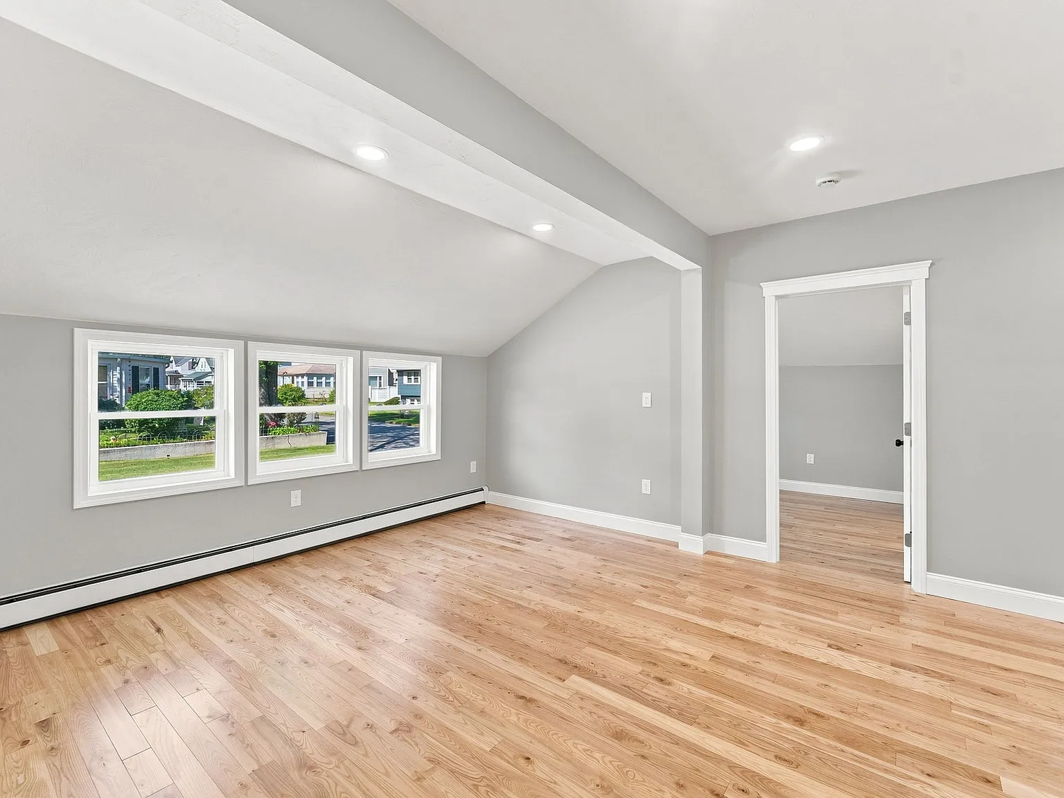 3 bed, 1500 sqft, $3,200 — Photo 2
