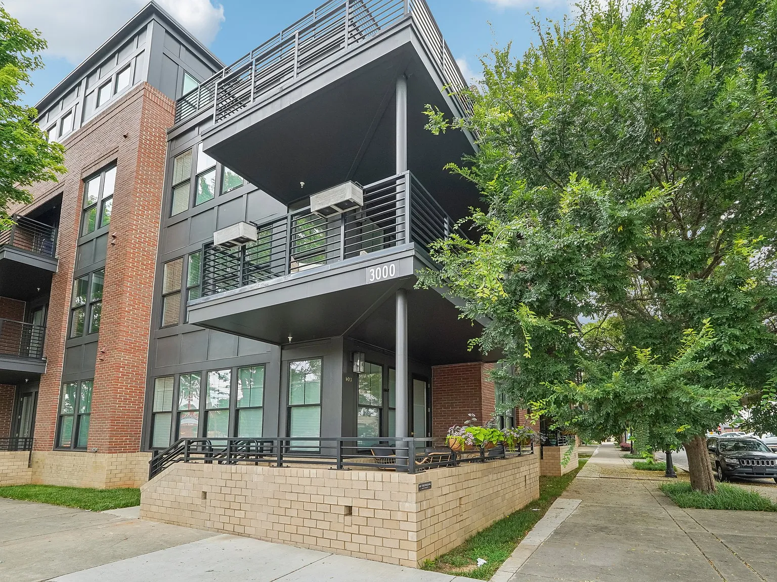 1 bed, 727 sqft, $1,595 — Photo 2