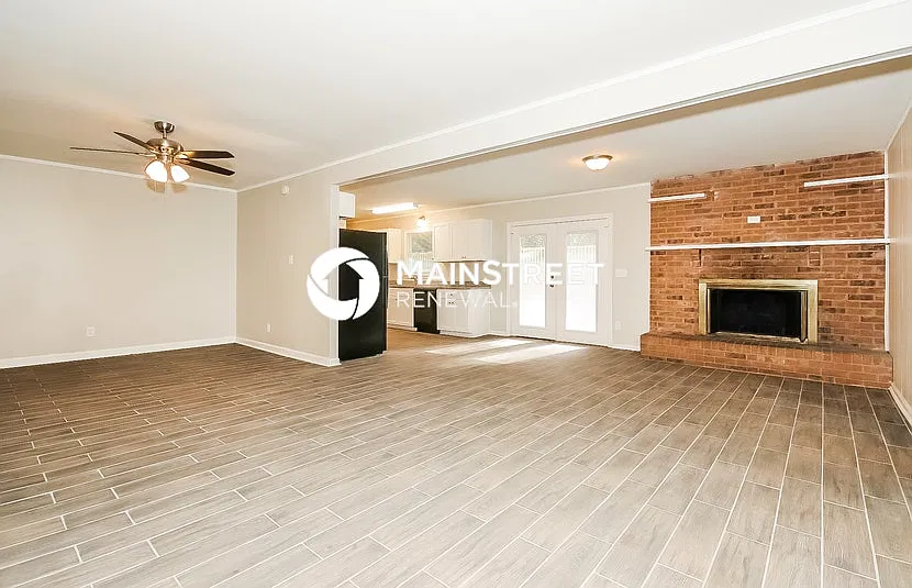 3720 Pacific Dr — Photo 4