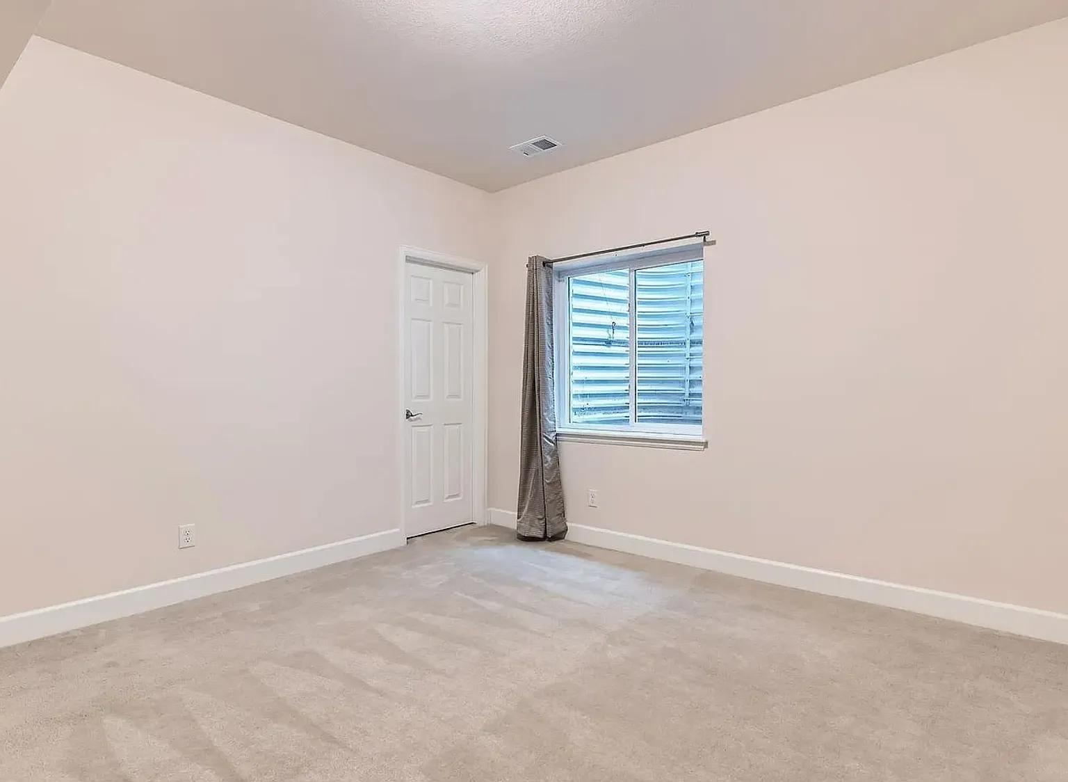 13424 W 64th Pl — Photo 2