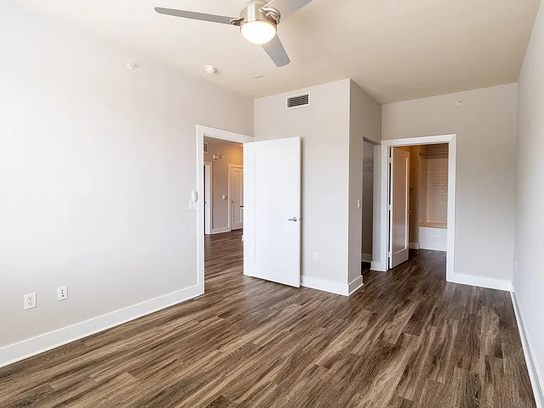 3016 Guadalupe St #208 — Photo 11