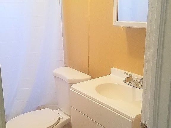 2nd image of 10808 Parkview Ave #2
