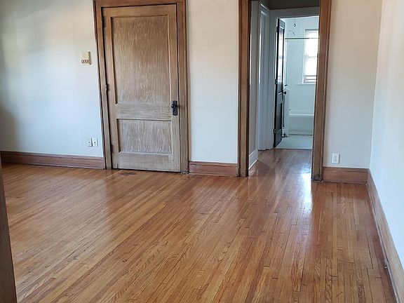3rd image of 2216 Garfield Ave APT 208