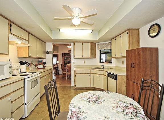 3rd image of 1920 Gardner Ave
