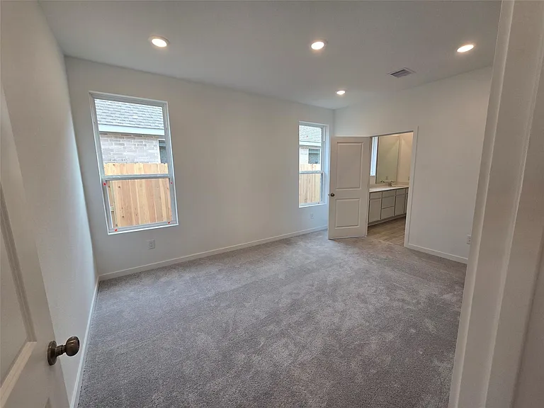 13071 Pine Trace St — Photo 6