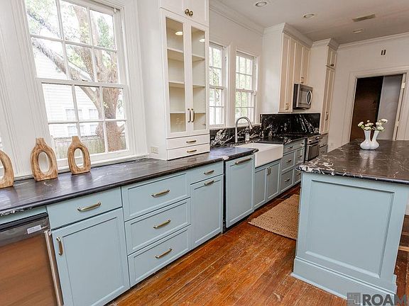 5th image of 2221 Olive St