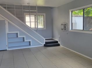 340 N K St #B, Dinuba, CA 93618