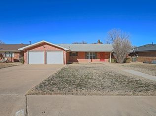 215 Cottonwood Ln, Levelland, TX 79336