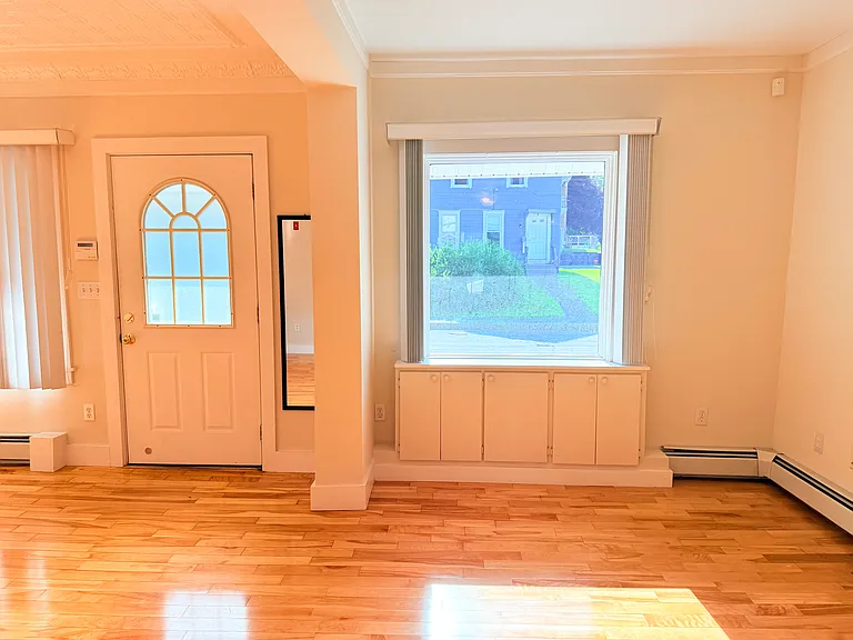 127 Hanover St #2 — Photo 3