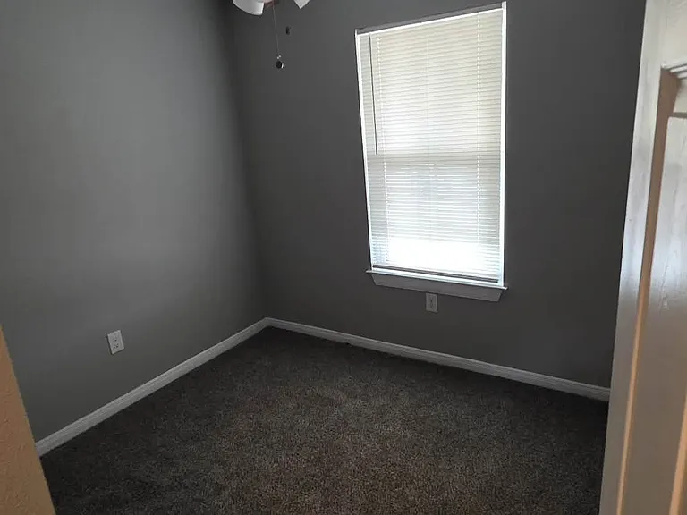 509 S Trinity St — Photo 11