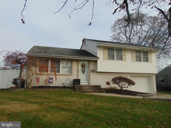 17 Winding Way Rd, Stratford, NJ 08084