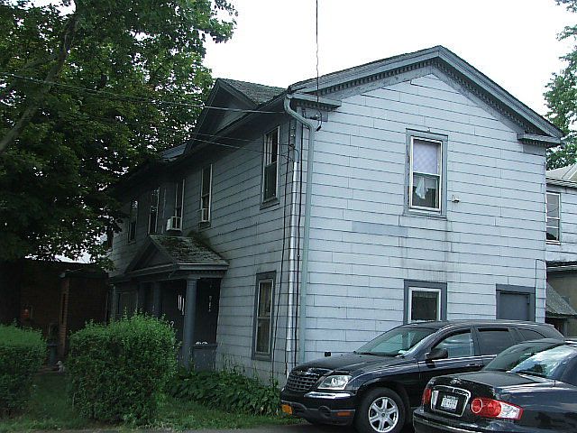 2nd image of 150 W 5th St