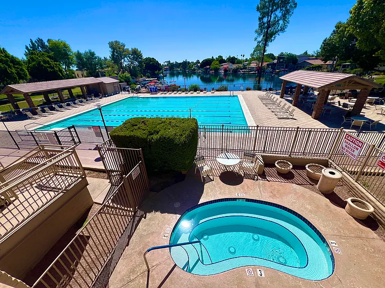 E Sandpiper Dr — Photo 2