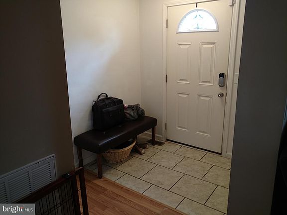 4th image of 657 Lakeview Dr