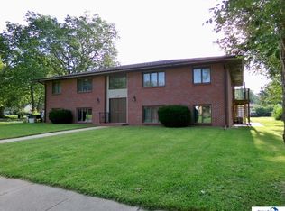 624 N 8th St, Beatrice, NE 68310