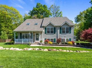 21 Towpath Ln, Stanhope Boro, NJ 07874