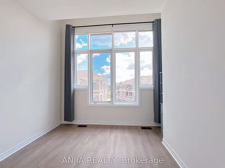 10 Tay Ln — Photo 17