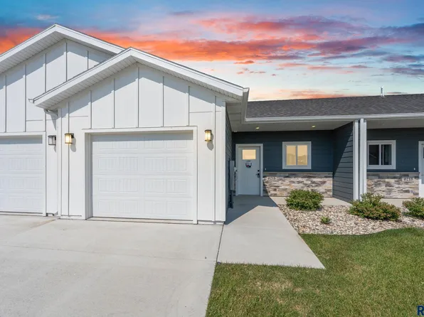 6215 S Hunt Pl, Sioux Falls, SD 57106