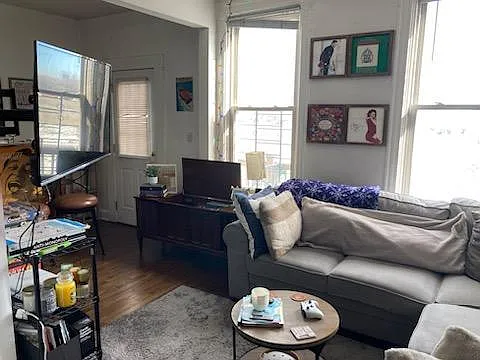 2219 N Seeley Ave #3R — Photo 9